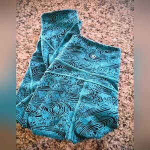 Lululemon Teal And Black Patterned Leggings - Like NEW